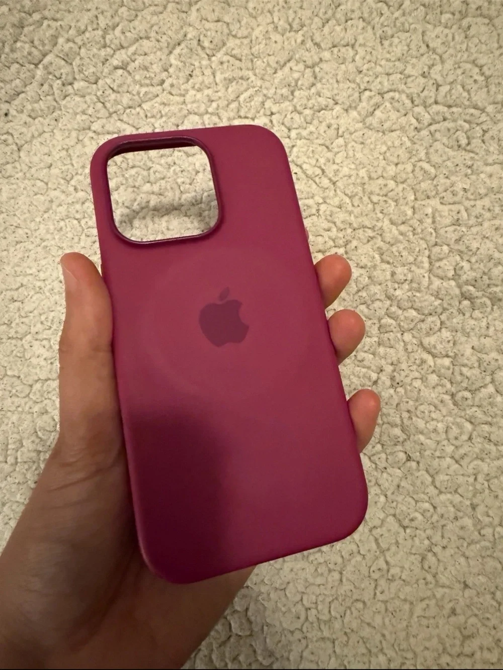 Apple Silicone Case MagSafe iPhone 16 Pro - Fuchsia Color